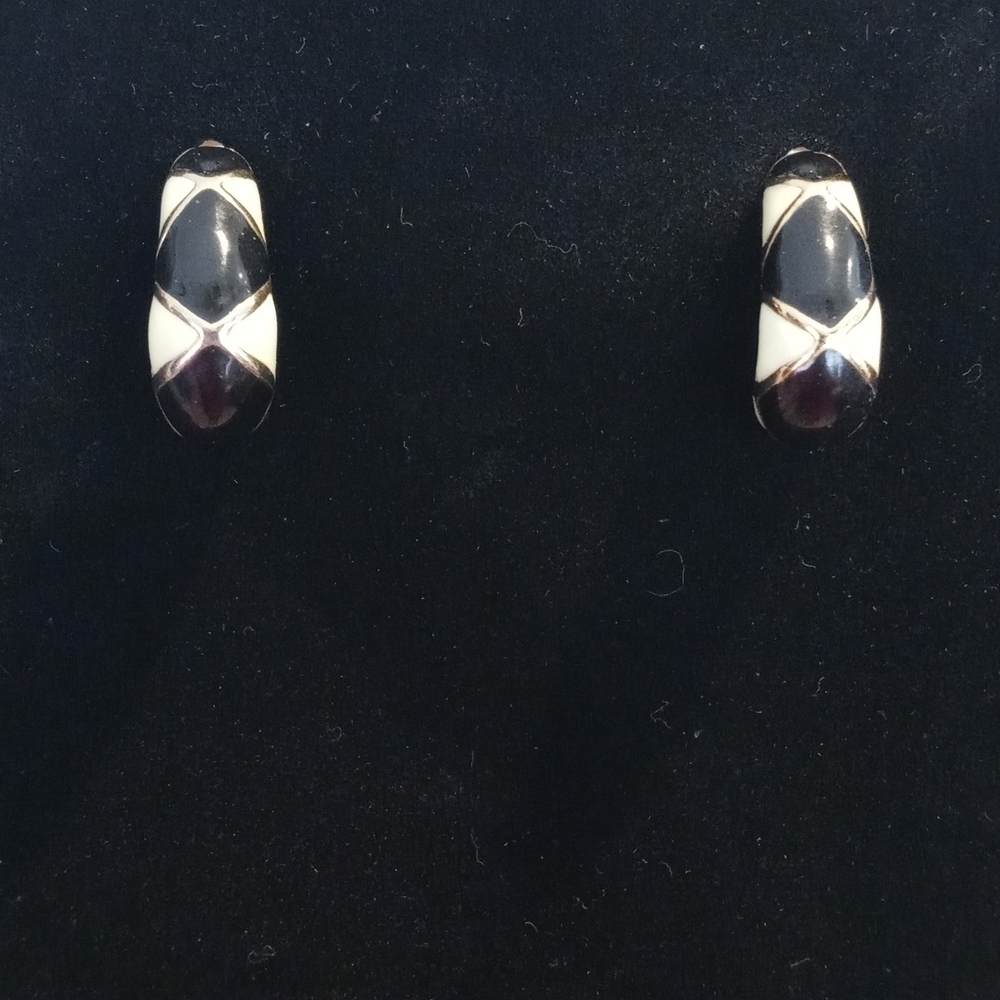 black and white classic pierced earrings
